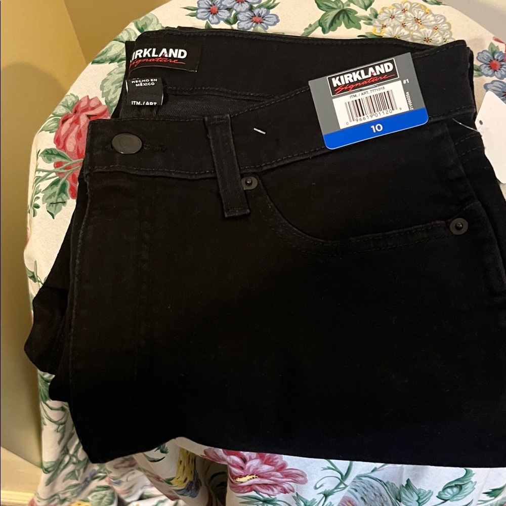 Kirkland Signature Classic Black Pants